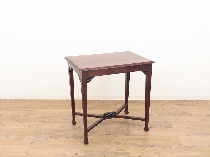 マホガニーのサイドテーブル イギリスのアンティーク家具（9月25日） | アンティーク家具 販売・通販「アルヴェール」