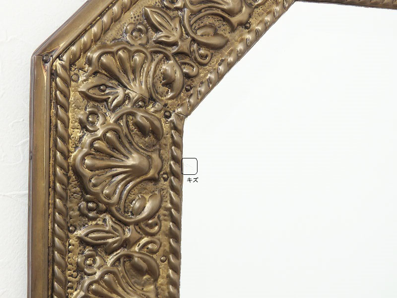 枠が真鍮の壁掛けミラー イギリスのアンティーク家具（8月08日 
