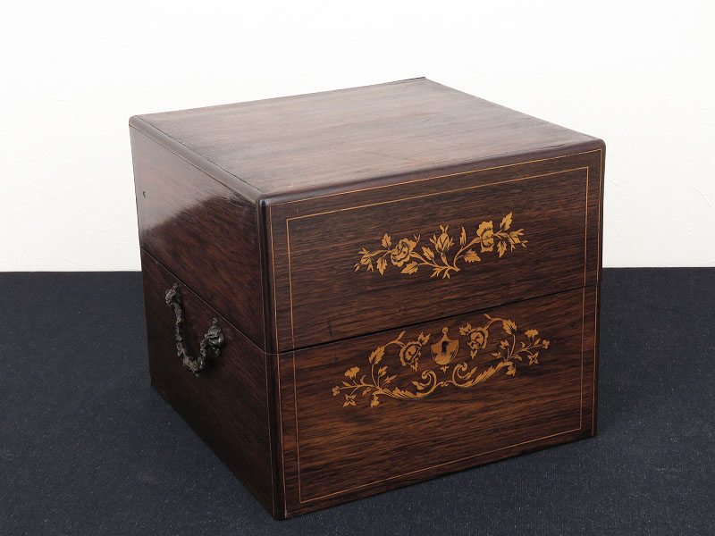 美しいインレイが施された化粧ボックス（ローズウッドの木箱） / フランスのアンティーク工芸品