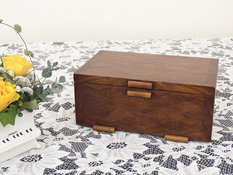 寄木細工が美しいマホガニーのボックス（木箱） /ベルギーのアンティークボックス（6月19日） アンティーク家具 販売・通販「アルヴェール」